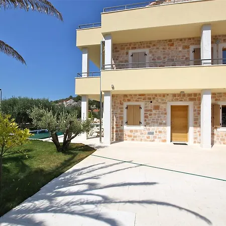 Fora Hvar Апартаменты Хвар