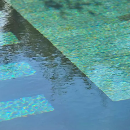 Fora Hvar * חוואר