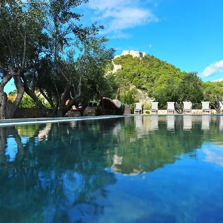 Fora Hvar * חוואר